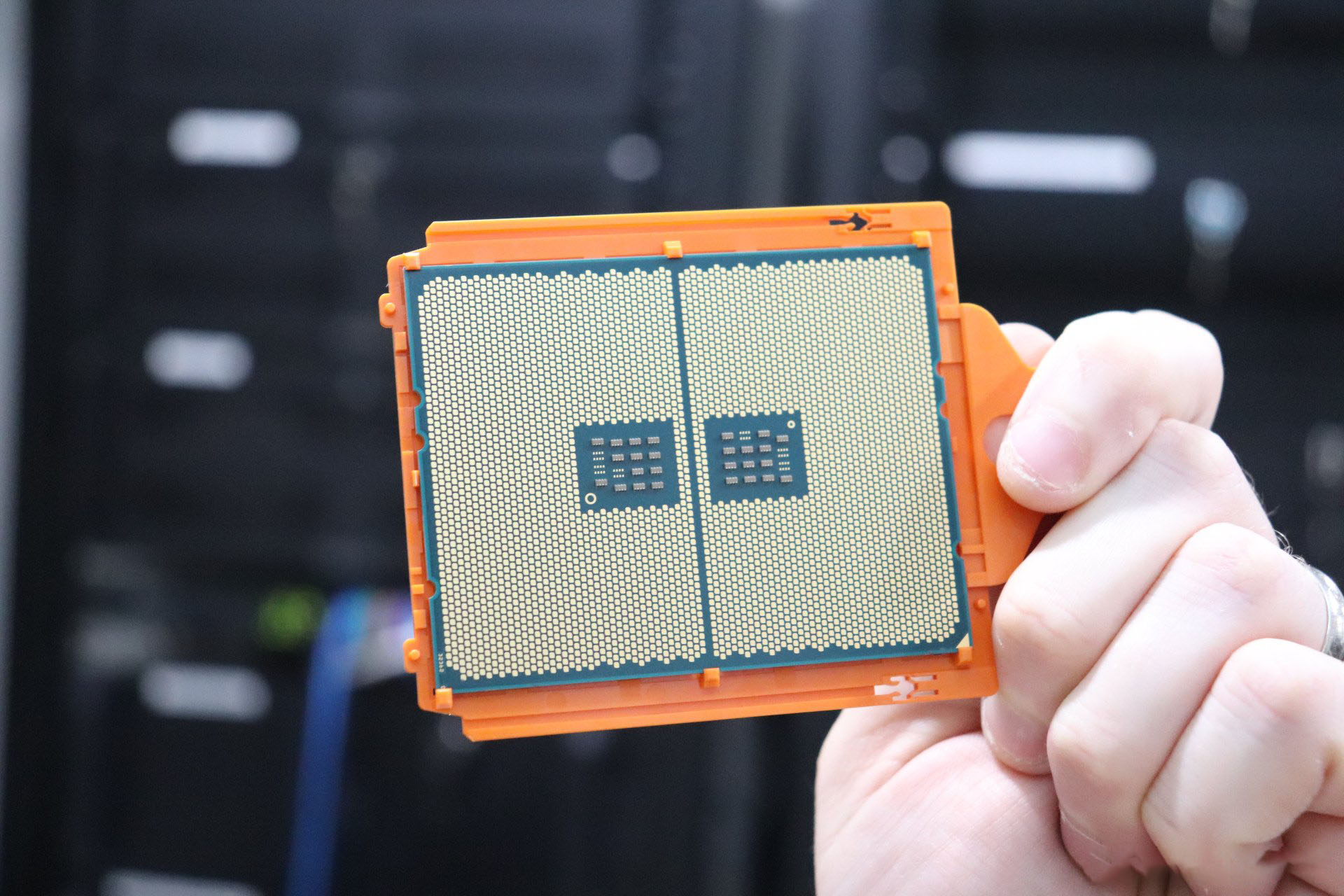 CPU AMD Ryzen Threadripper 3960X (3.8 - 4.5Ghz / 24 core 48 thread / socket sTRX4)
