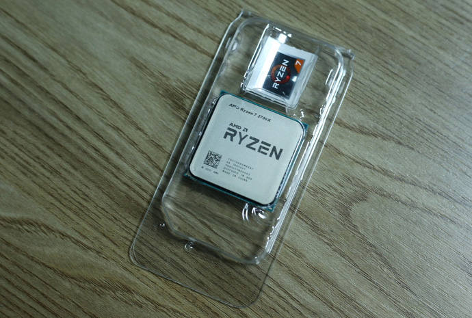 AMD Ryzen 7 2700X ( 3.7GHz/4.3GHz)/ 20MB/ 8 Cores 16 Threads/ Socket AM4 new full box - BH 36 tháng