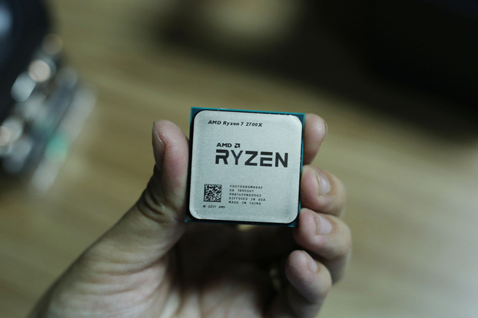 AMD Ryzen 7 2700X ( 3.7GHz/4.3GHz)/ 20MB/ 8 Cores 16 Threads/ Socket AM4 new full box - BH 36 tháng