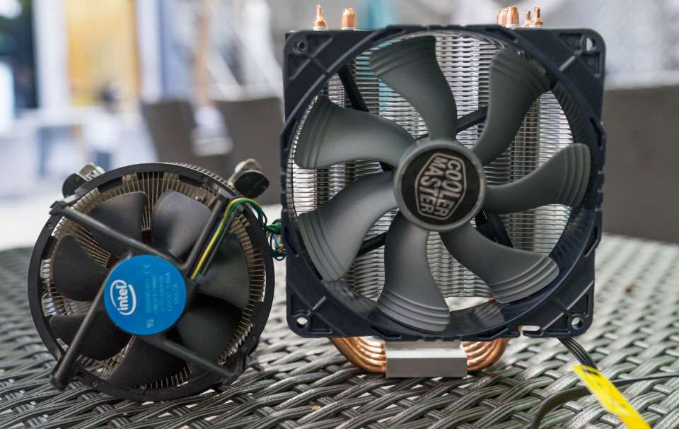 Quạt stock của Intel thường không bền bằng các quạt đi kèm theo tản nhiệt rời​