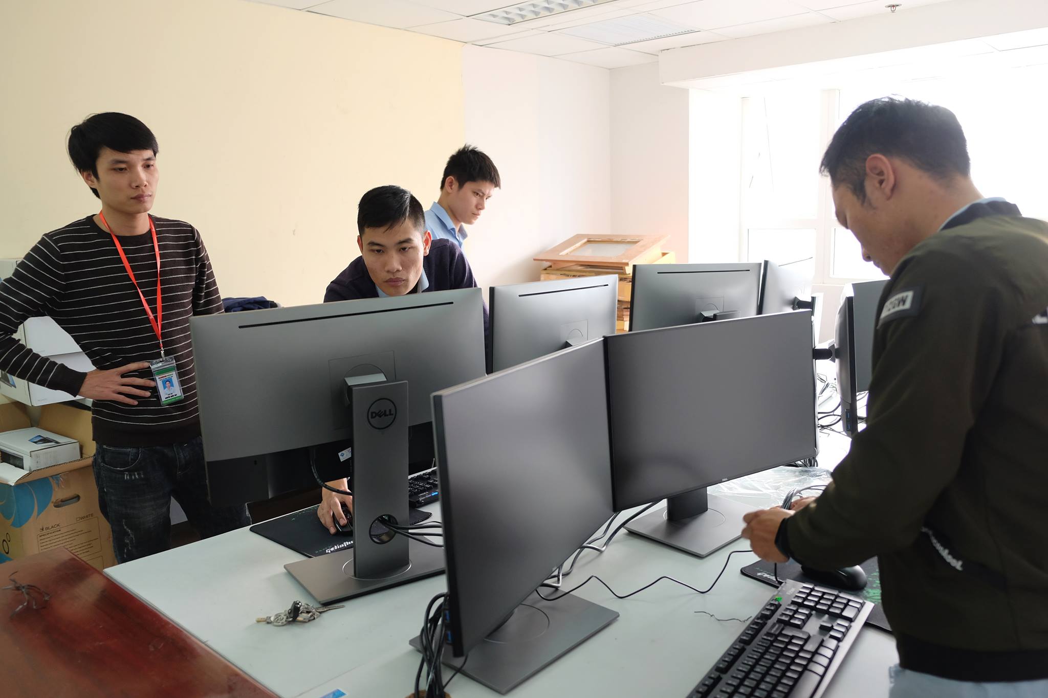 Vận chuyển và bàn giao máy cho dự án tại Cầu Giấy - Hà Nội