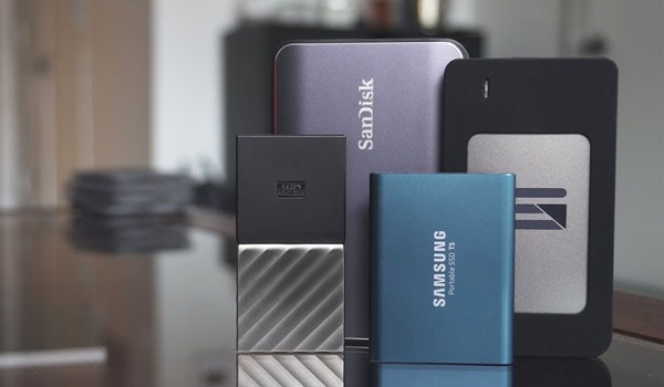 Mua ổ cứng di động nào tốt nhất giữa WD, Seagate, Samsung