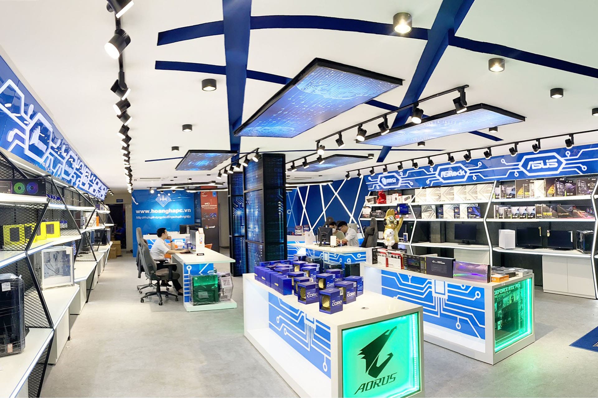 Showroom Hoàng Hà PC Đống Đa